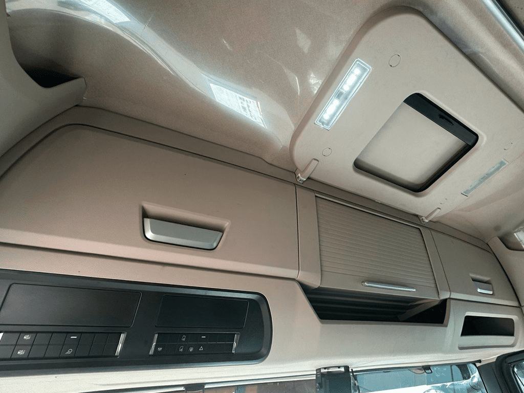 SITRAK C7H 4х2 (ВНУТРИ C-MAX)